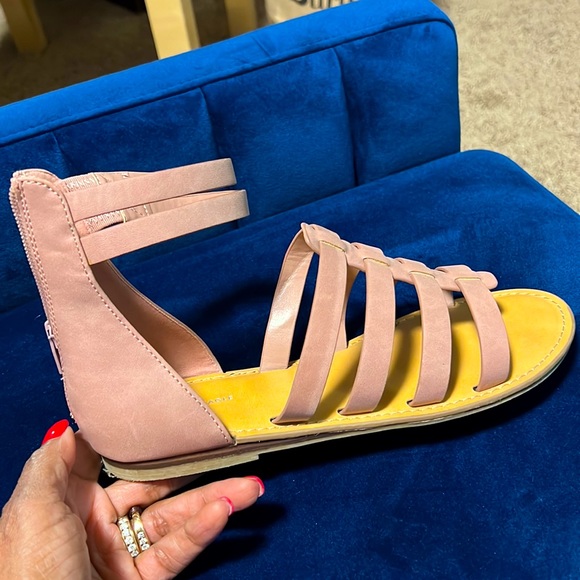 Blush American Eagle Sandals - Picture 7 of 8